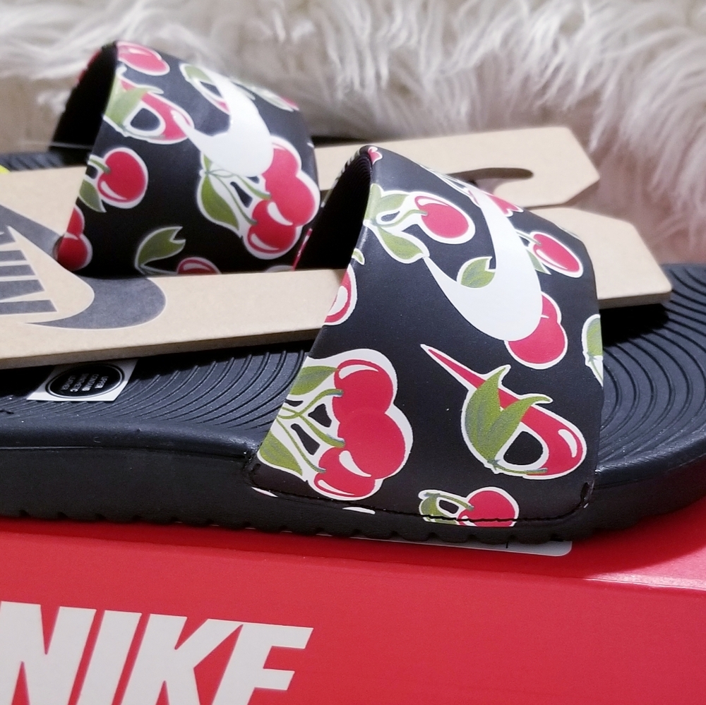 NIKE girls Kawa 🍒cherry🍒/picnic slides